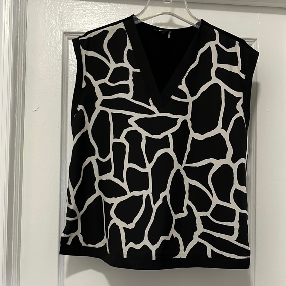 DKNY Black and White Graphic Blouse